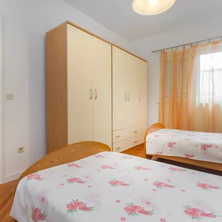 Alaga C Apartment *