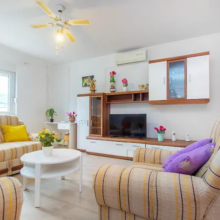 Alaga C Apartment *