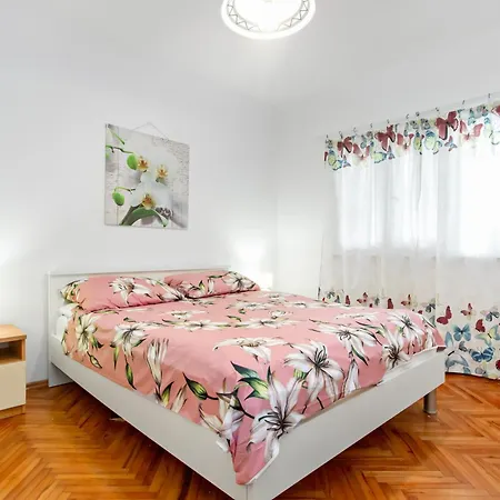 Apartment Alaga C
